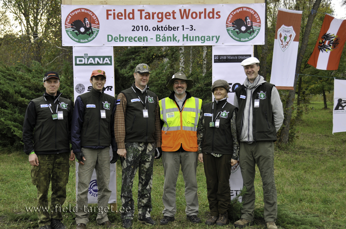 Esimese päeva lõpetuseks üks pilt koos peakohtunikuga. Meelis, Romi, Kaidu, Laszlo, Heli, Aron